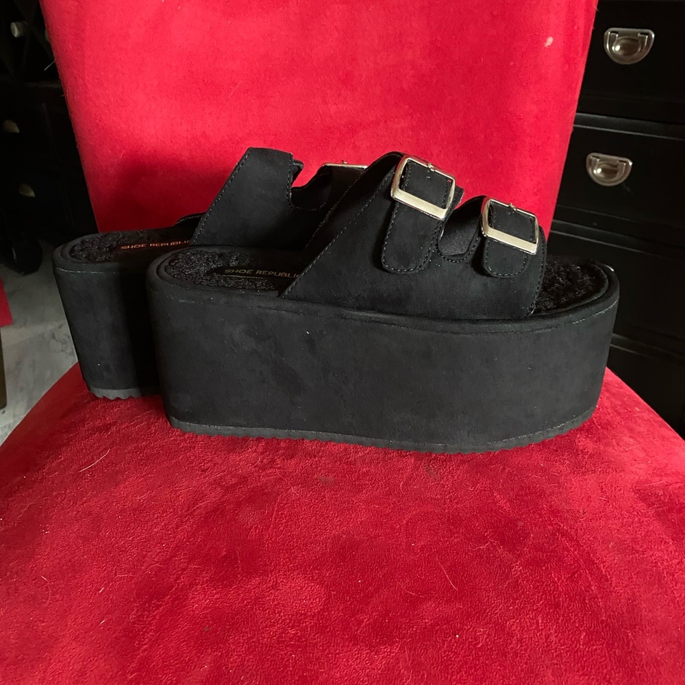 BNIB Platform Slip on Sandals